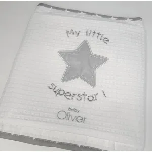 Κουβερτούλα πικέ Baby Oliver "My little Super Star" Λευκό-Γκρι 100x140cm | Κουβερτούλες - Υπνόσακοι στο Fatsules