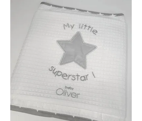 Κουβερτούλα πικέ Baby Oliver "My little Super Star" Λευκό-Γκρι 100x140cm | Κουβερτούλες στο Fatsules